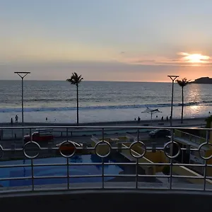 Departamento En Torre Miramar, Malecon De Apartamento